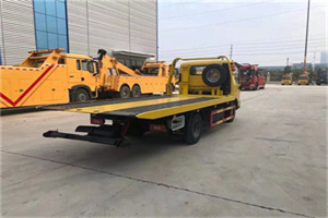 东港区非事故拖车