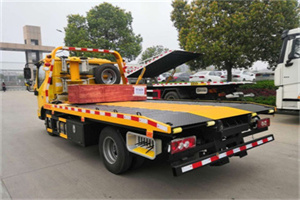 东港区道路救援拖车报价