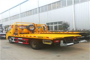 东港区附近拖车救援搭电