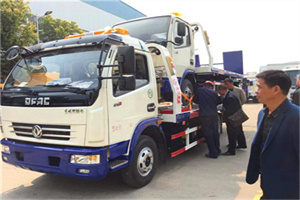 东港区汽车道路救援拖车价格